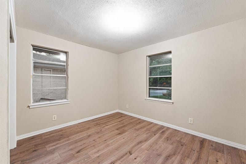 2633 Inadale Avenue, Dallas TX 75228 - Photo 10