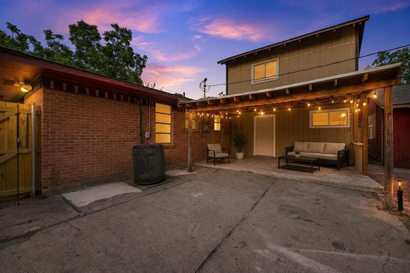 2633 Inadale Avenue, Dallas TX 75228 - Photo 15