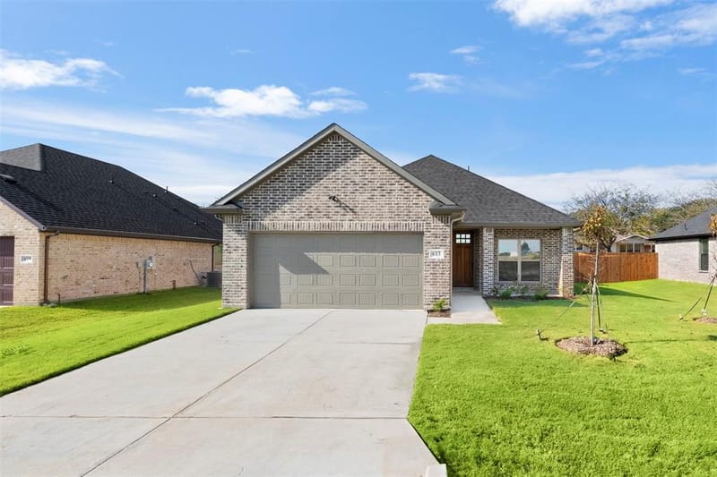 613 Escovedo Drive, Italy TX 76651