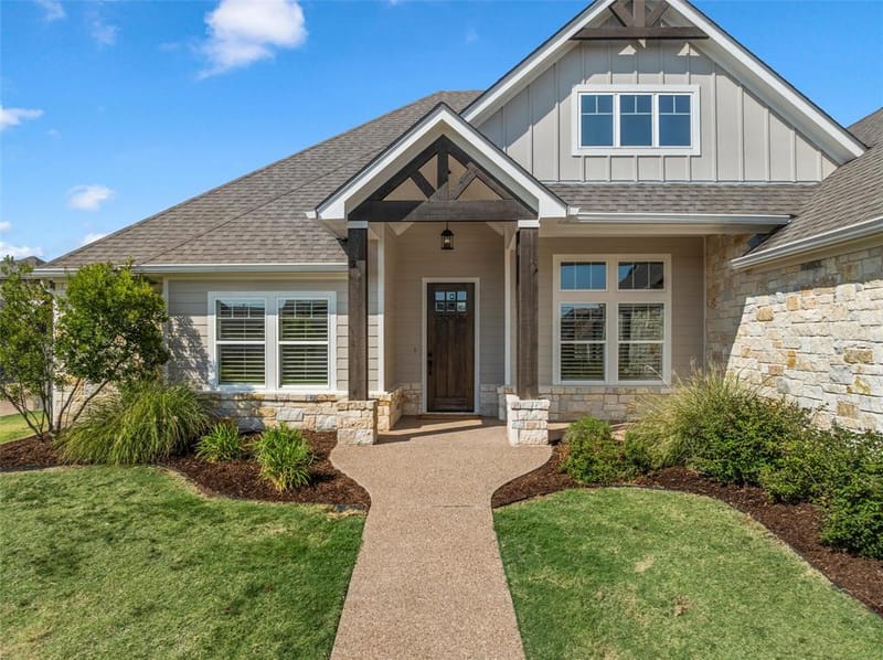 324 Stone Manor Drive, McGregor TX 76657 - Photo 5