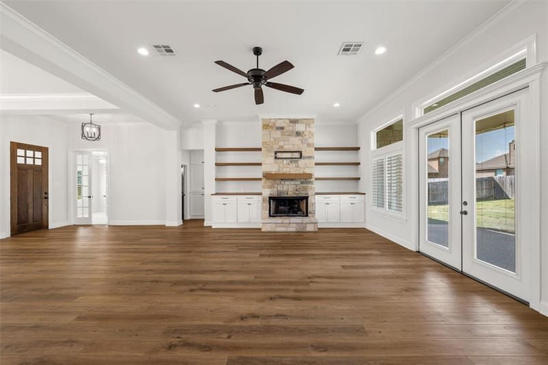 324 Stone Manor Drive, McGregor TX 76657 - Photo 10