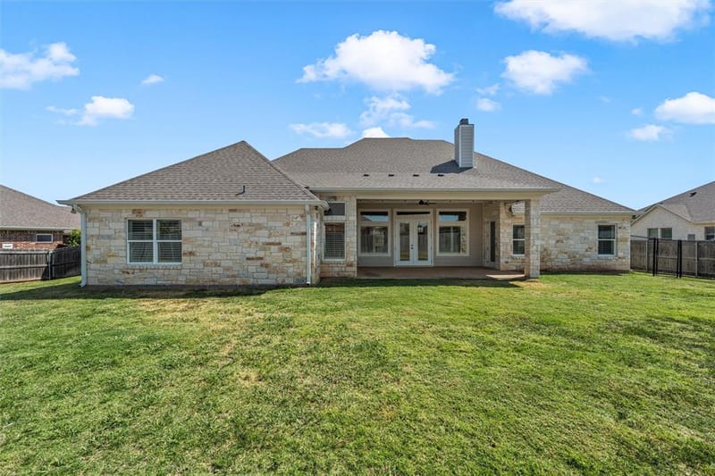 324 Stone Manor Drive, McGregor TX 76657 - Photo 39