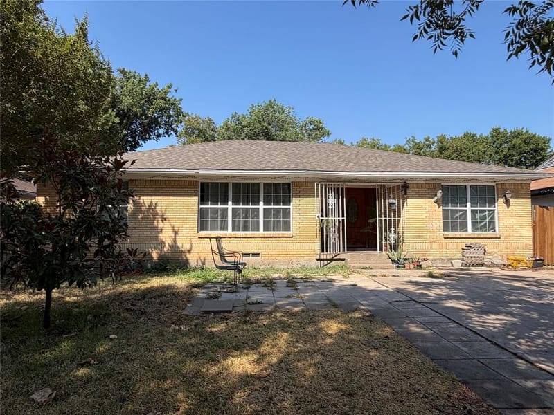 1333 Springlake Drive, Dallas TX 75217