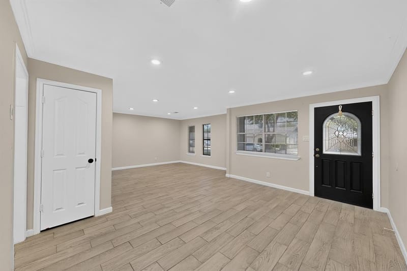 2441 Lakeshore Drive, Grand Prairie TX 75051 - Photo 6