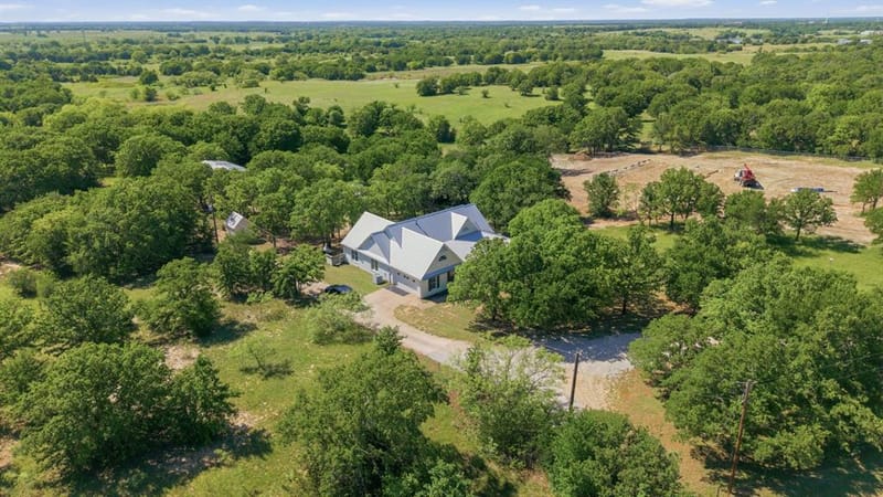 2055 County Road 1370, Alvord TX 76225 - Photo 2