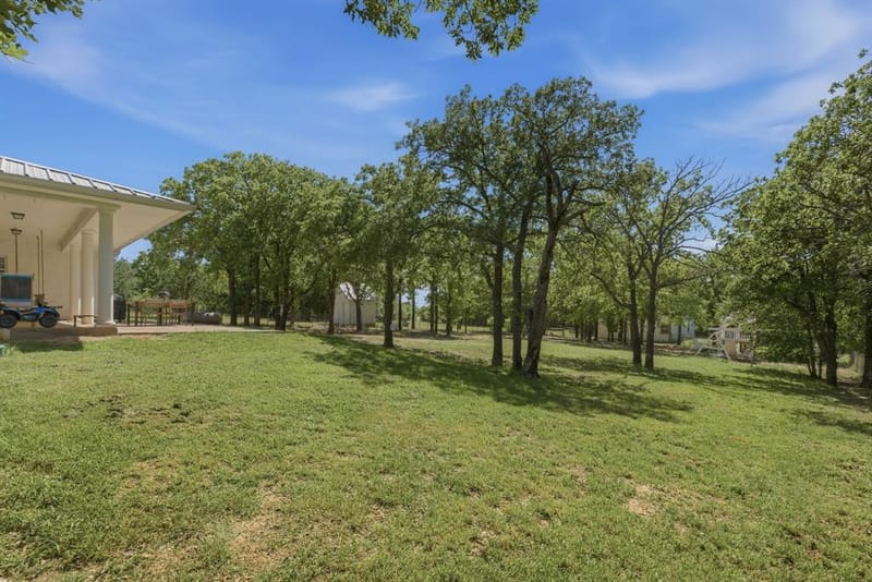 2055 County Road 1370, Alvord TX 76225 - Photo 22