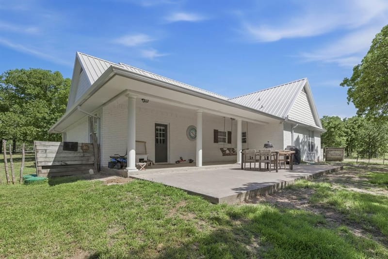 2055 County Road 1370, Alvord TX 76225 - Photo 20
