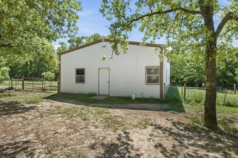 2055 County Road 1370, Alvord TX 76225 - Photo 24