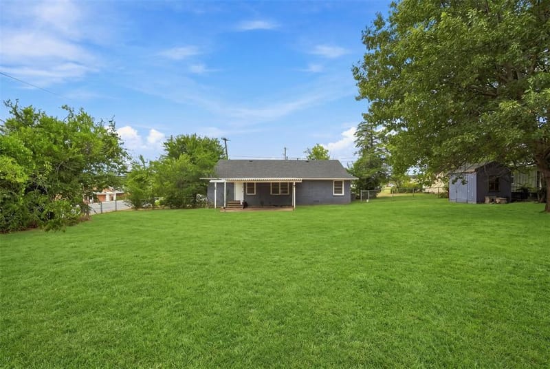 1804 E Wells Avenue, Sherman TX 75090 - Photo 9