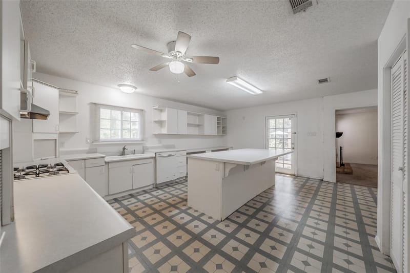 1346 Winding Trail, Duncanville TX 75116 - Photo 2