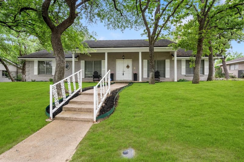 1804 W Cedar Elm Drive, Arlington TX 76012