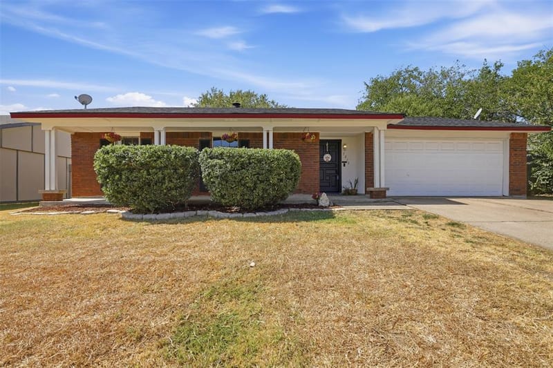 7212 Timber Trail, Fort Worth TX 76134 - Photo 2