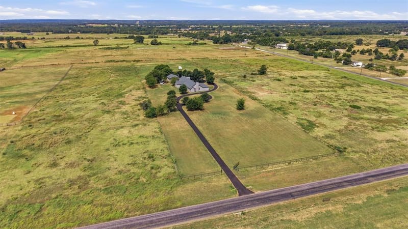 705 Club Lake Road, Whitesboro TX 76273 - Photo 6