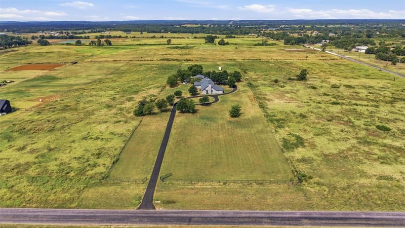 705 Club Lake Road, Whitesboro TX 76273 - Photo 5