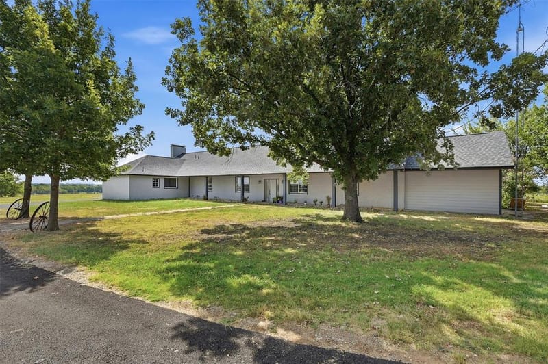 705 Club Lake Road, Whitesboro TX 76273 - Photo 9