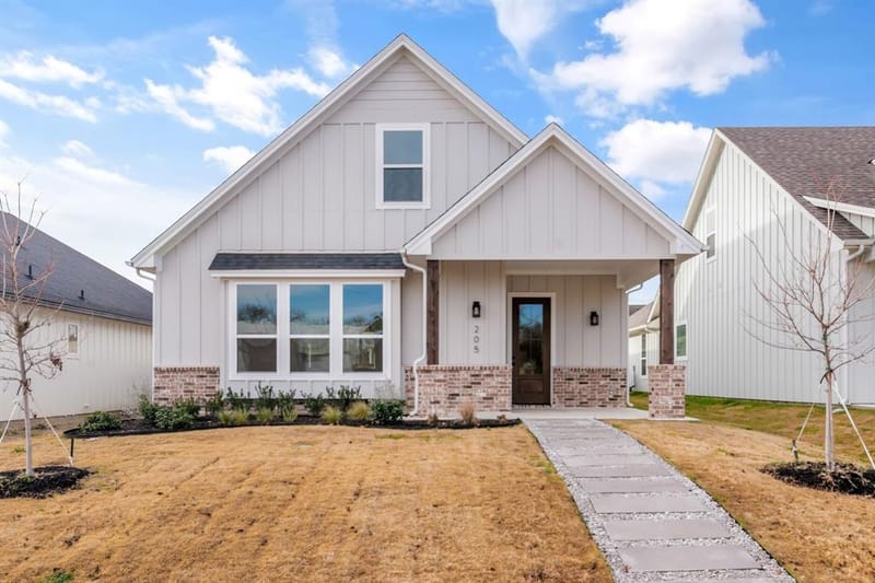 205 W 7th Street, Justin TX 76247 - Photo 2