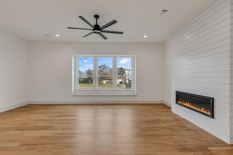 205 W 7th Street, Justin TX 76247 - Photo 6