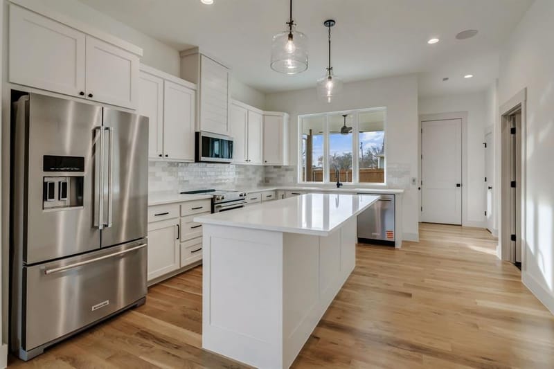 205 W 7th Street, Justin TX 76247 - Photo 7