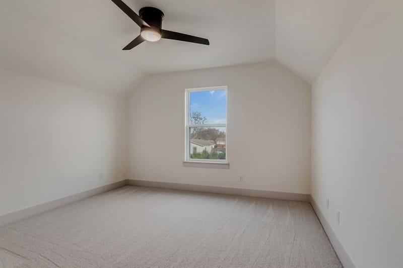 205 W 7th Street, Justin TX 76247 - Photo 33