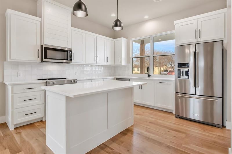 207 W 7th Street, Justin TX 76247 - Photo 7