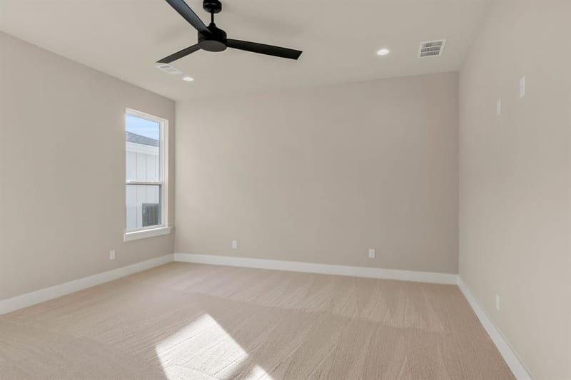 207 W 7th Street, Justin TX 76247 - Photo 32