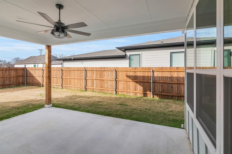 207 W 7th Street, Justin TX 76247 - Photo 38