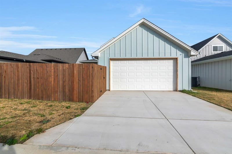 207 W 7th Street, Justin TX 76247 - Photo 40