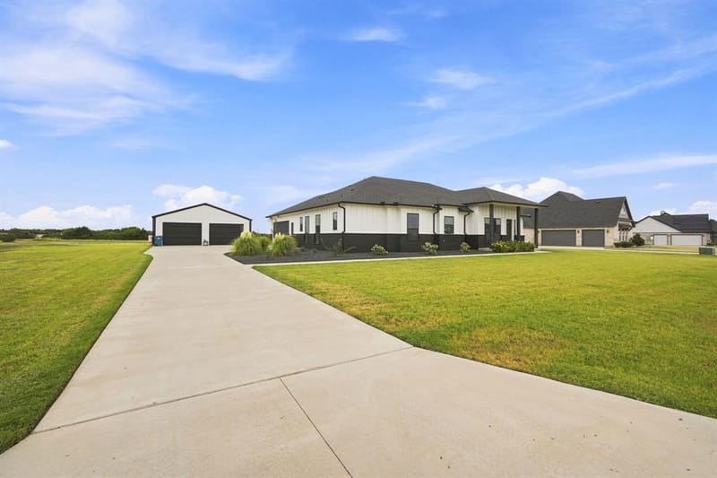 140 Lone Elm Road, Waxahachie TX 75167 - Photo 2