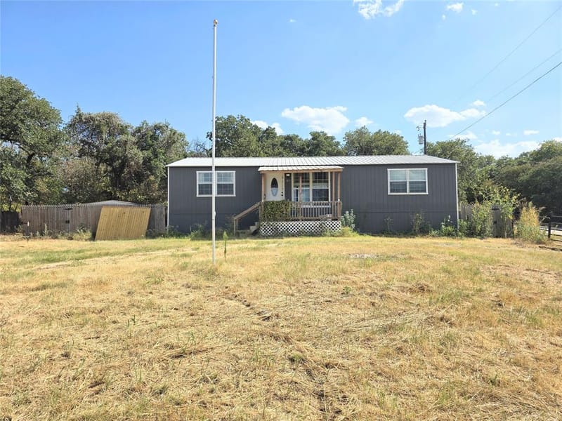 1413 Lynock Lane, Azle TX 76020