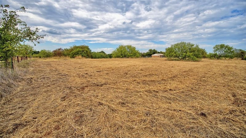 437 Jakes Road, Bowie TX 76230 - Photo 23