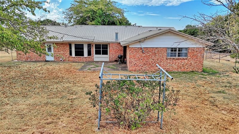 437 Jakes Road, Bowie TX 76230 - Photo 13