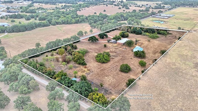 437 Jakes Road, Bowie TX 76230 - Photo 17