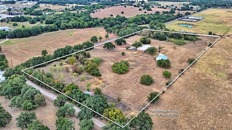 437 Jakes Road, Bowie TX 76230 - Photo 16