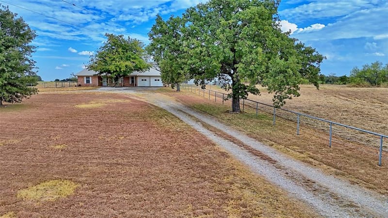 437 Jakes Road, Bowie TX 76230 - Photo 32