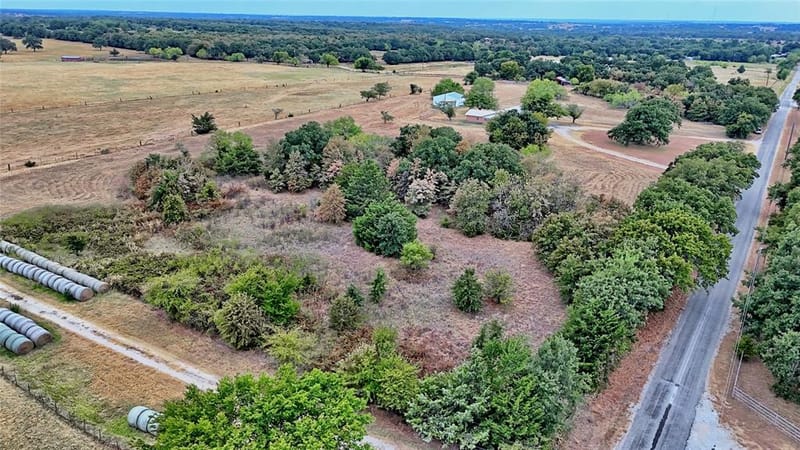 437 Jakes Road, Bowie TX 76230 - Photo 10