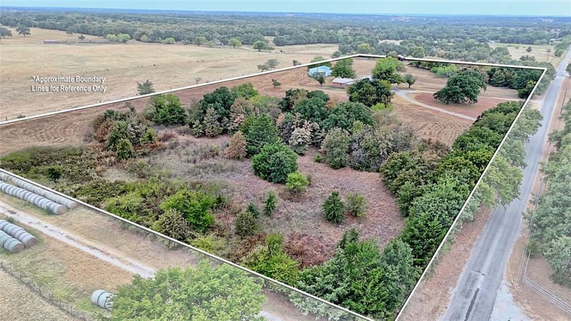437 Jakes Road, Bowie TX 76230 - Photo 15