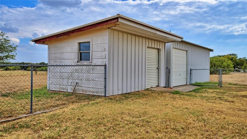 437 Jakes Road, Bowie TX 76230 - Photo 40