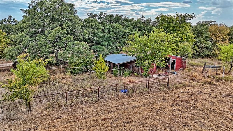 437 Jakes Road, Bowie TX 76230 - Photo 35