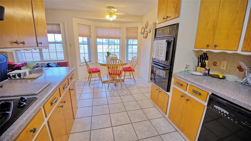 437 Jakes Road, Bowie TX 76230 - Photo 4