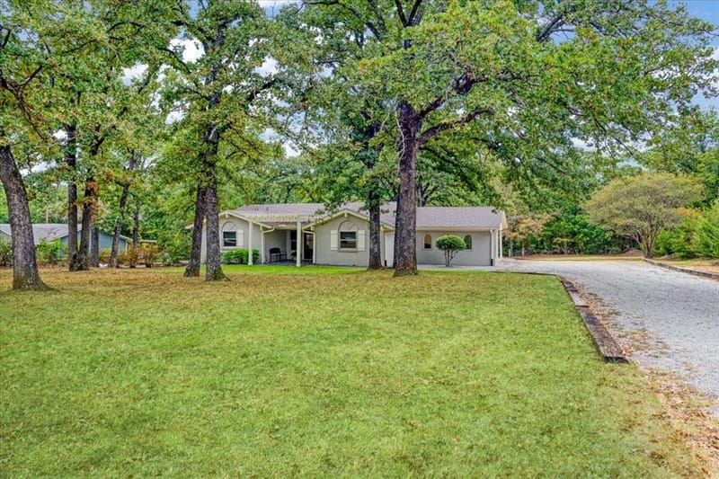225 Karen Drive, Denison TX 75021 - Photo 2