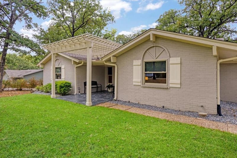 225 Karen Drive, Denison TX 75021 - Photo 4