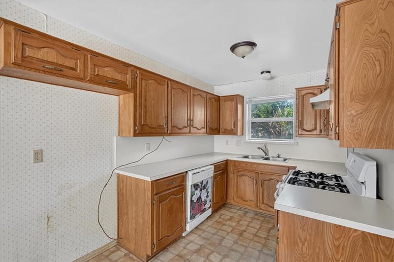203 Myrtle Avenue, Waxahachie TX 75165 - Photo 8