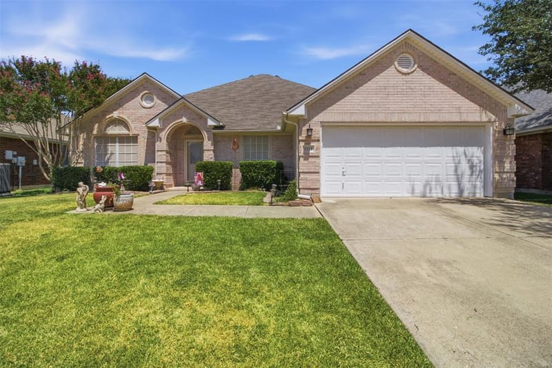 1112 Badbury Lane, Grand Prairie TX 75052