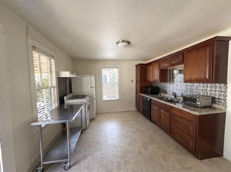 7613 Marys Creek Drive, Fort Worth TX 76116 - Photo 5