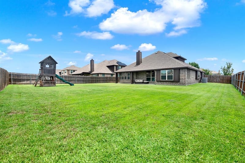6300 Sudbury Lane, Mesquite TX 75181 - Photo 2