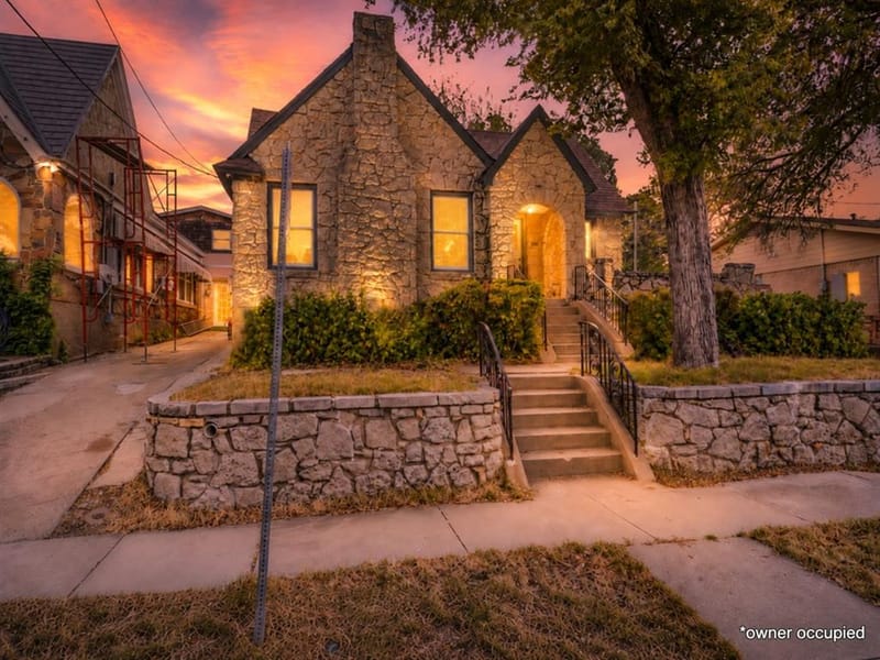 708 Blaylock Drive, Dallas TX 75203 - Photo 2