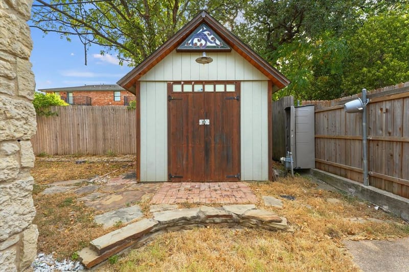 708 Blaylock Drive, Dallas TX 75203 - Photo 26
