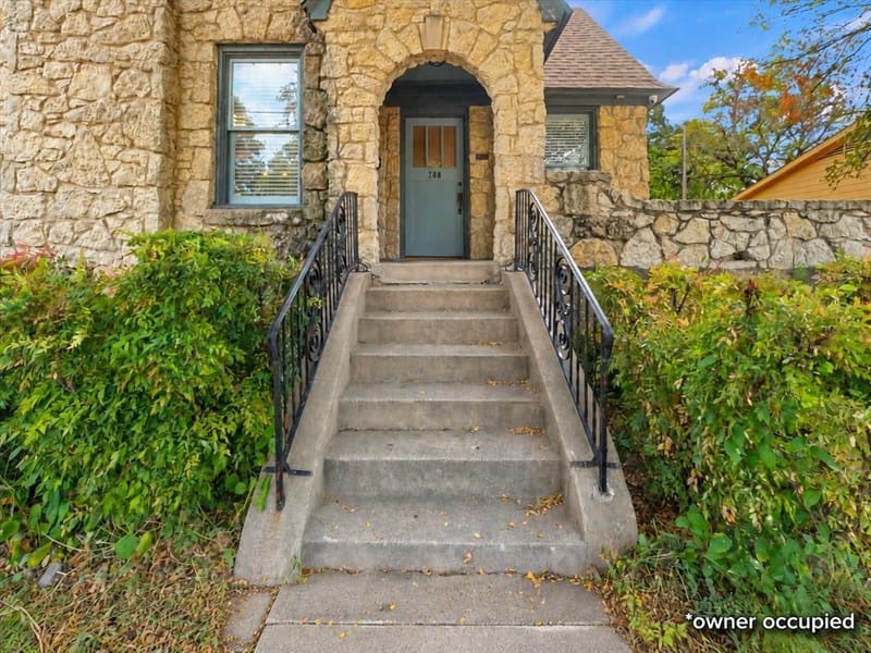 708 Blaylock Drive, Dallas TX 75203 - Photo 3