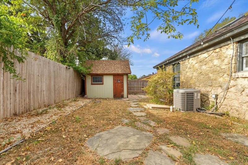 708 Blaylock Drive, Dallas TX 75203 - Photo 21