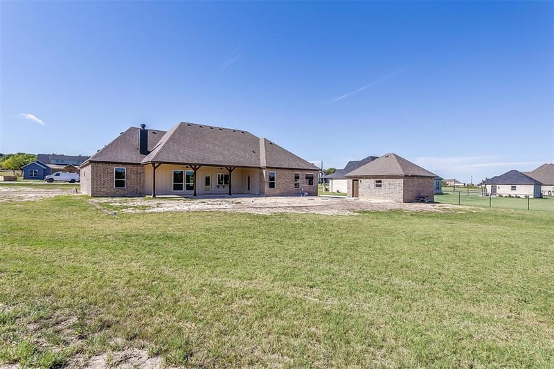 1014 Gonzollas Road, Springtown TX 76082 - Photo 32